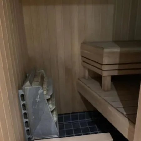 Saunallinen Kolmio Tampereen Ydinkeskustassa * タンペレ