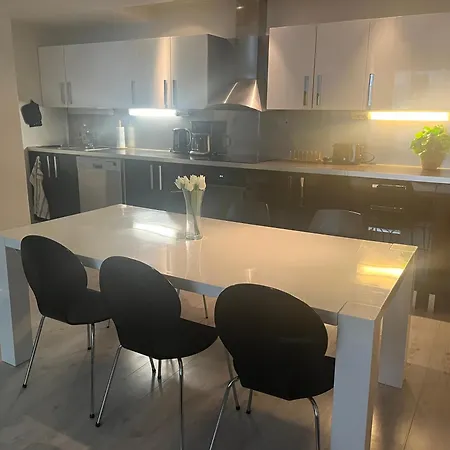 Saunallinen Kolmio Tampereen Ydinkeskustassa アパート タンペレ